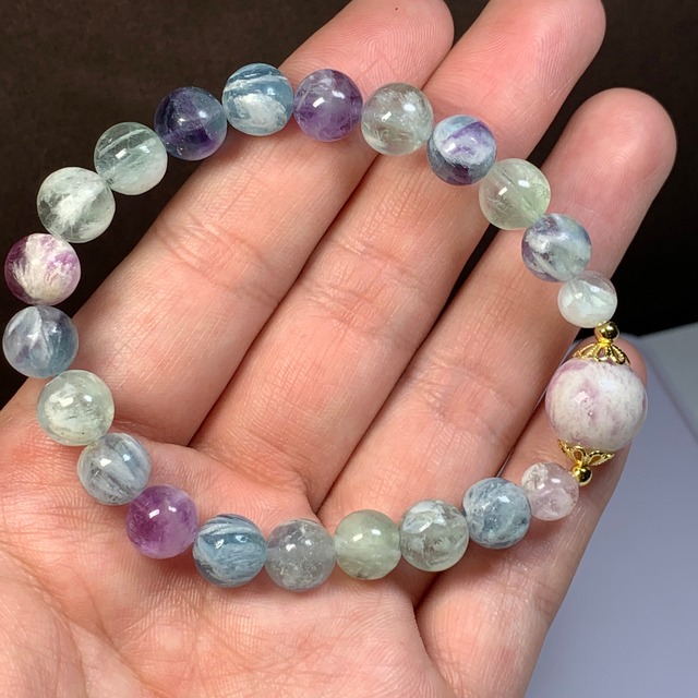 2.エンジェルフェザーフローライト・デザインブレスレット