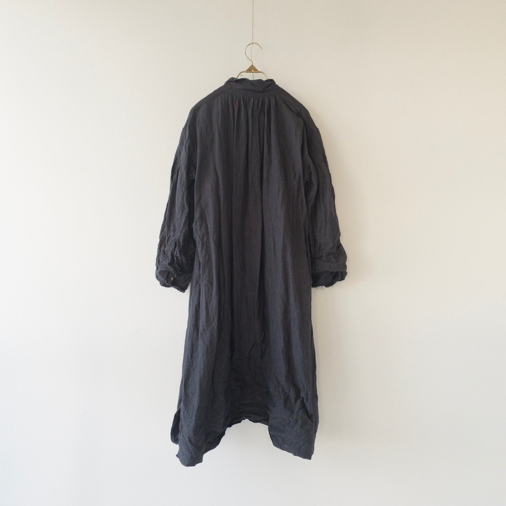 再入荷 羊飼い リネンシャツワンピース col.Ink Black | リネン服と