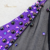 社交ダンス 衣装 ラテン ドレス ワンピース ラテンドレス 紫 ゴールド 長袖 パープル系 デモ 競技 フェスティバル 豪華 おしゃれ ショート丈 競技用 ダンスパフォーマンス 発表会 パーティ ステージ 衣装 演出用 ストレッチ シンプル