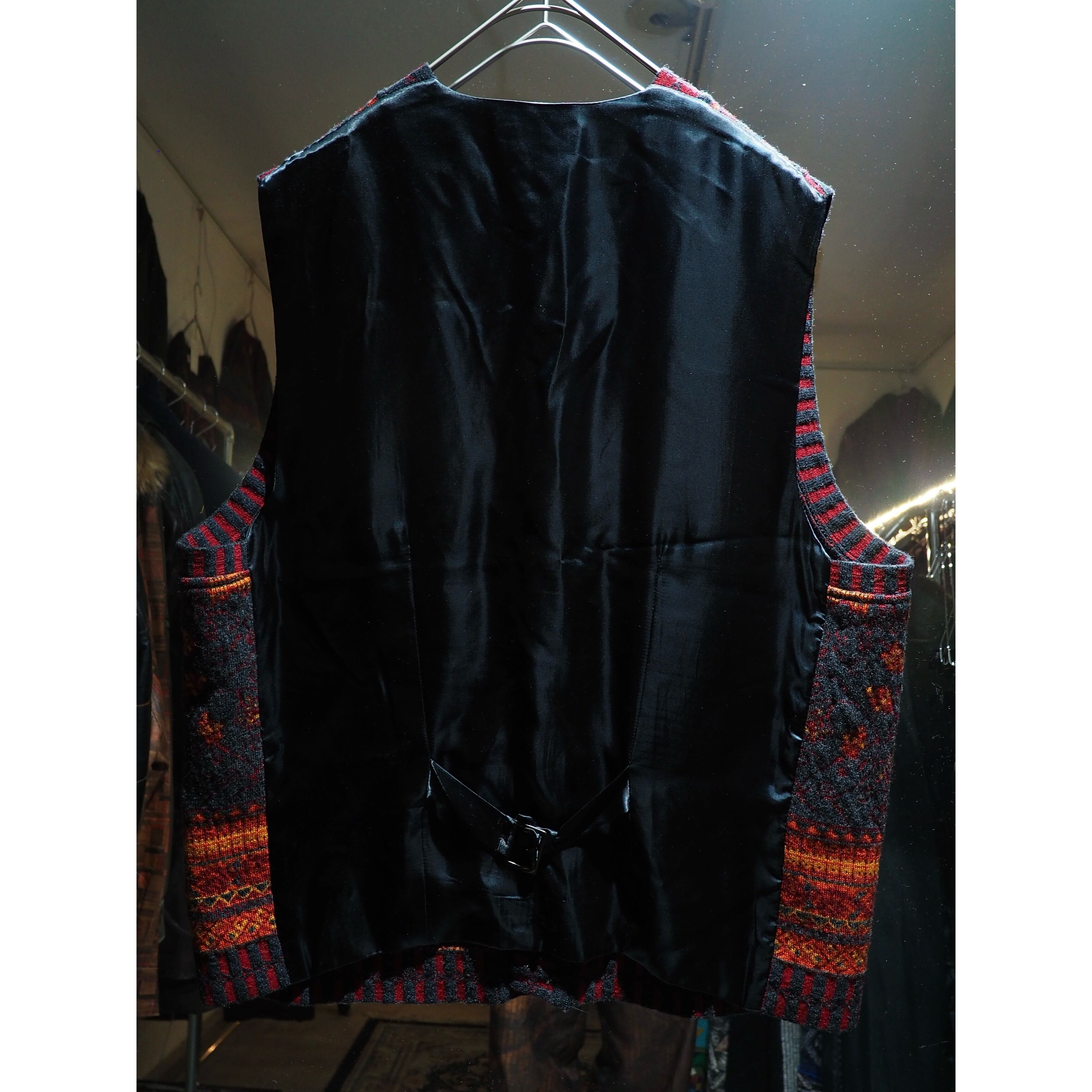 " OLD KENZO " Beautiful Flower Embbossed vintage knit vest