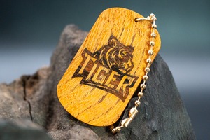 【日本を代表する巨木】欅 (ケヤキ) ドッグタグ TIGER