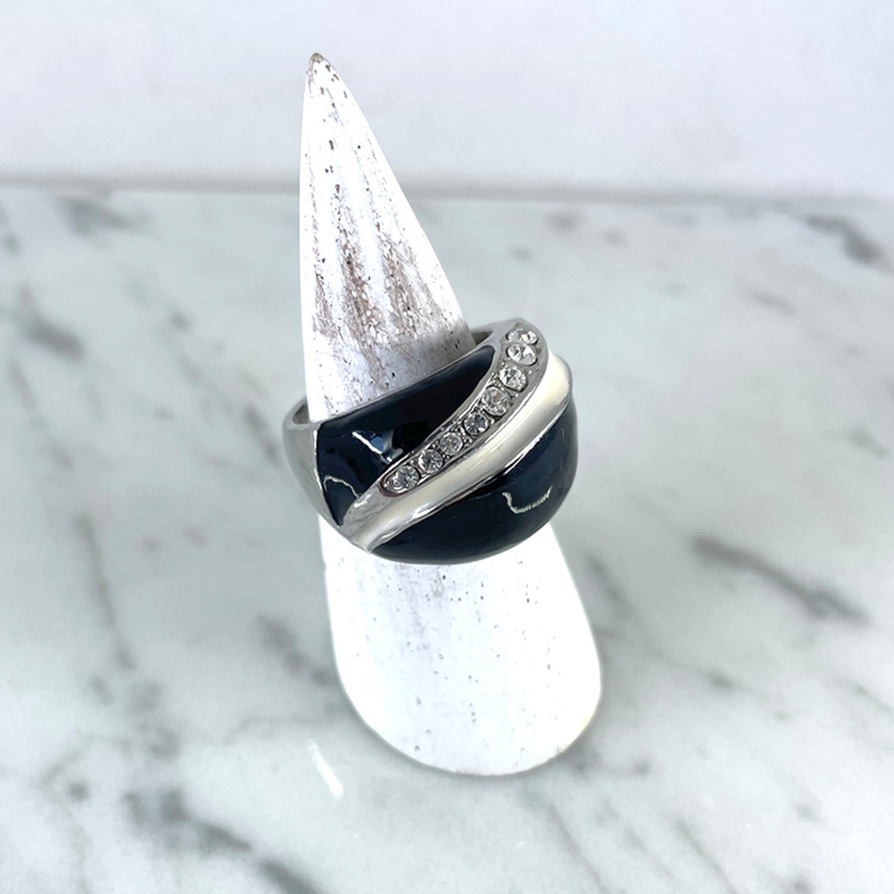 リング　ラインストーン　 19号　白黒エナメル　太めのリング　大振りリング　 12accs21