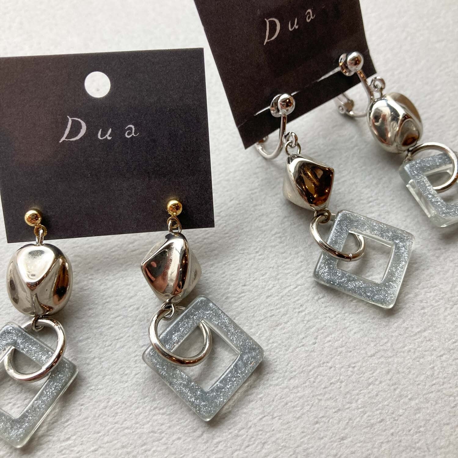 いびつシルバービーズとスクエアフープの〈ピアス/イヤリング〉 | Dua