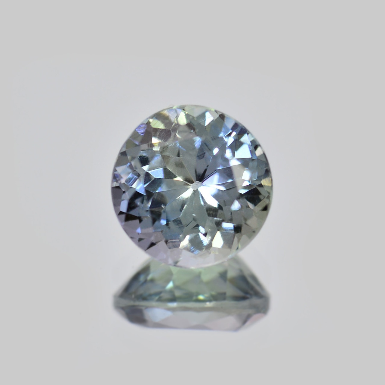 非加熱タンザナイト 0.60ct ルース ラウンド
