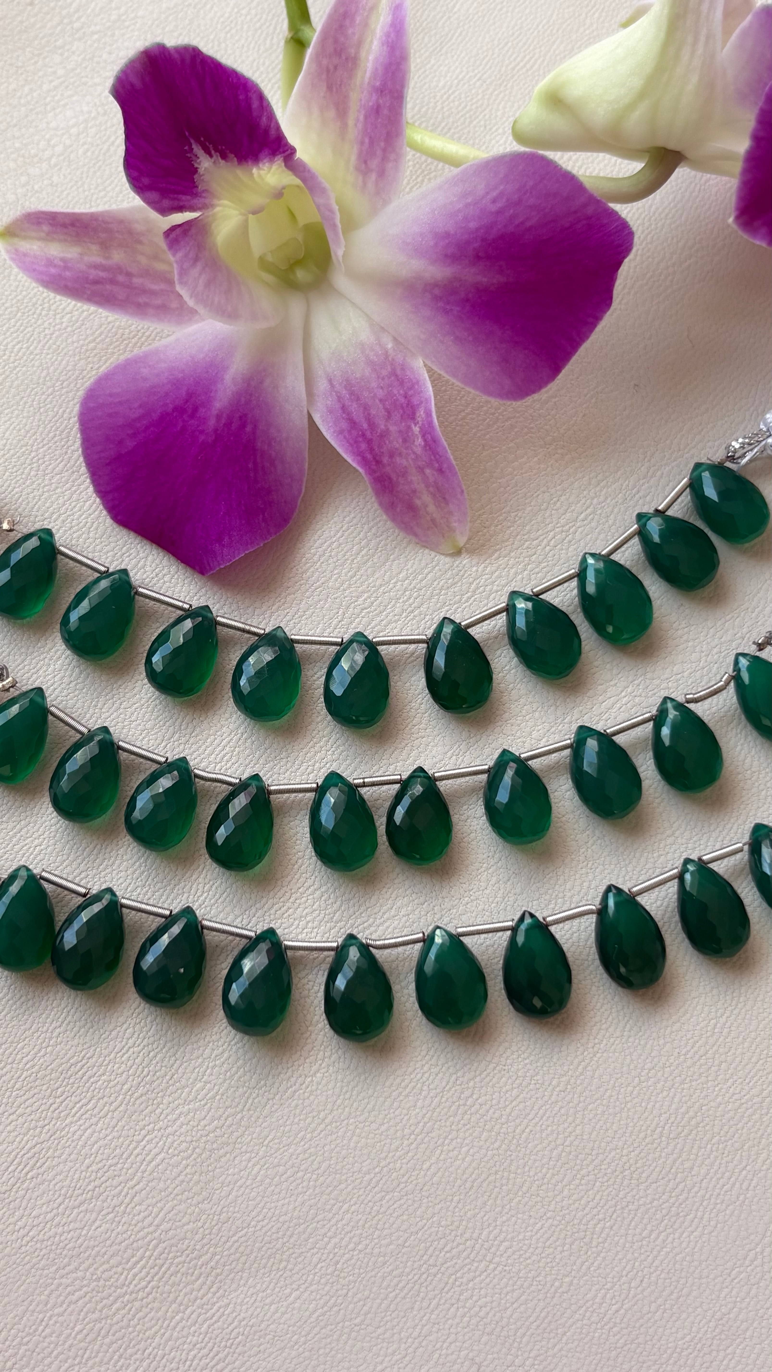 Green chalcedony / グリーンカルセドニー ペアシェイプ
