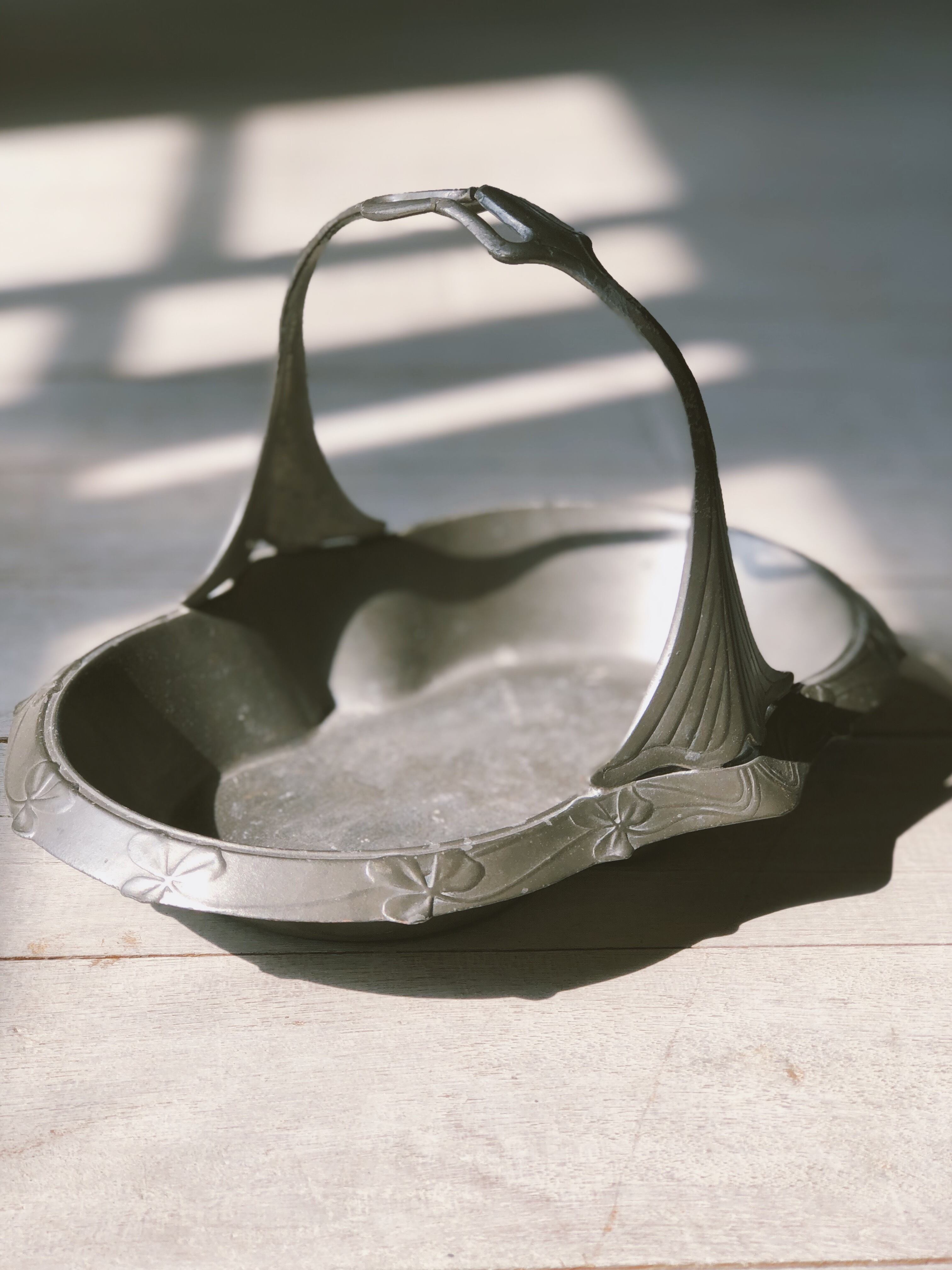 バスケット/アンティーク/フランス小物/インテリア/金属/ディスプレイ/空間装飾/撮影アイテム/小物入れ