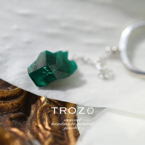 ダイオプテーズ 【022 Fairy Tale Collection】 ダイオプテーズ 鉱物原石 シルバー925 チェーンイヤーカフ 天然石 アクセサリー (No.3459)