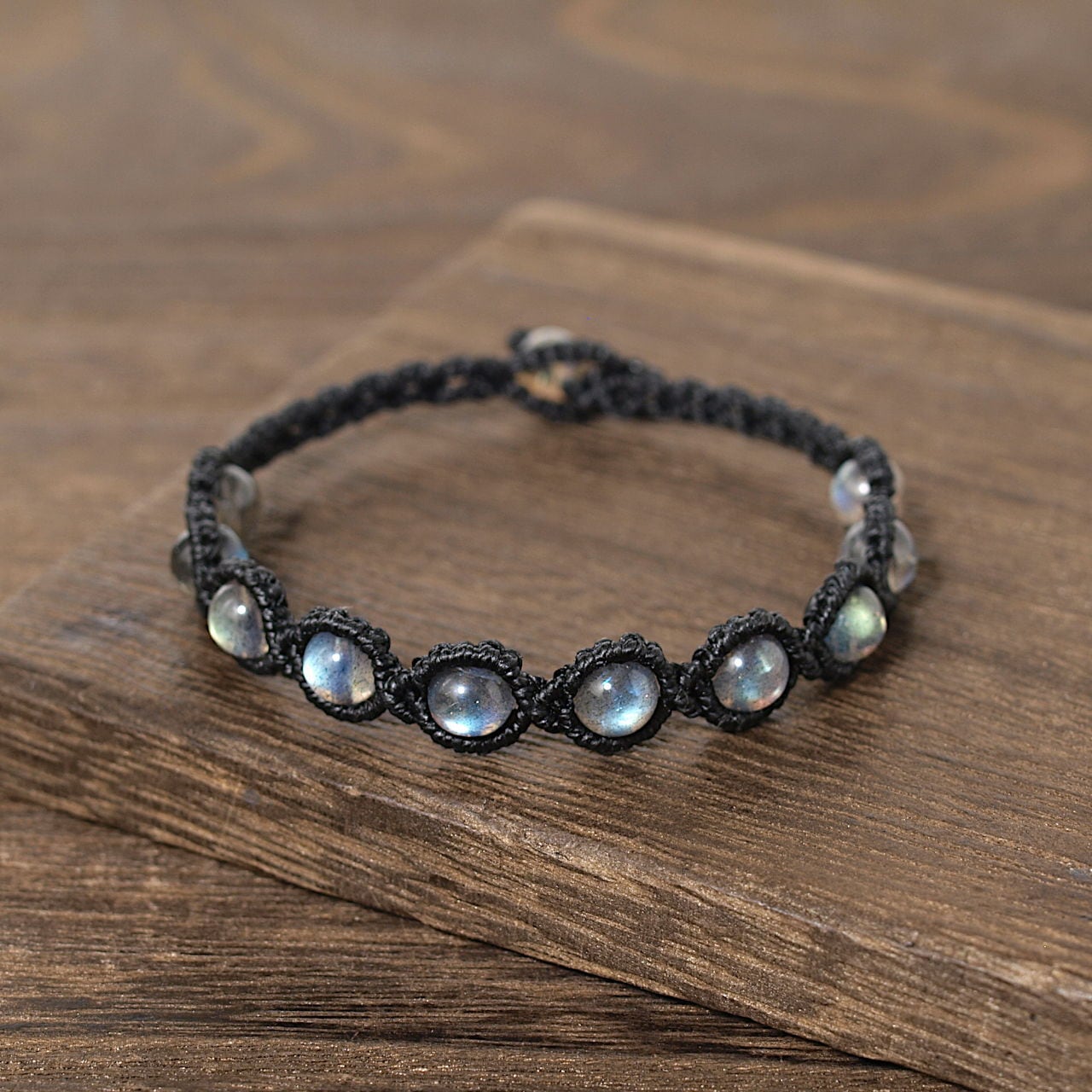 限定】ラブラドライト6ミリ玉を連ねたマクラメブレスレット | Natural