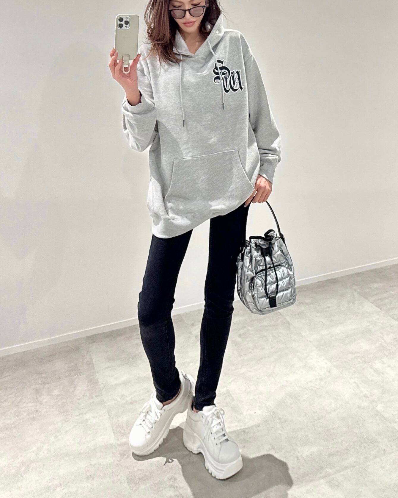 SWサテンワッペンembroidery裏毛ヘビーウェイトプルPK／グレー | AMELLYON