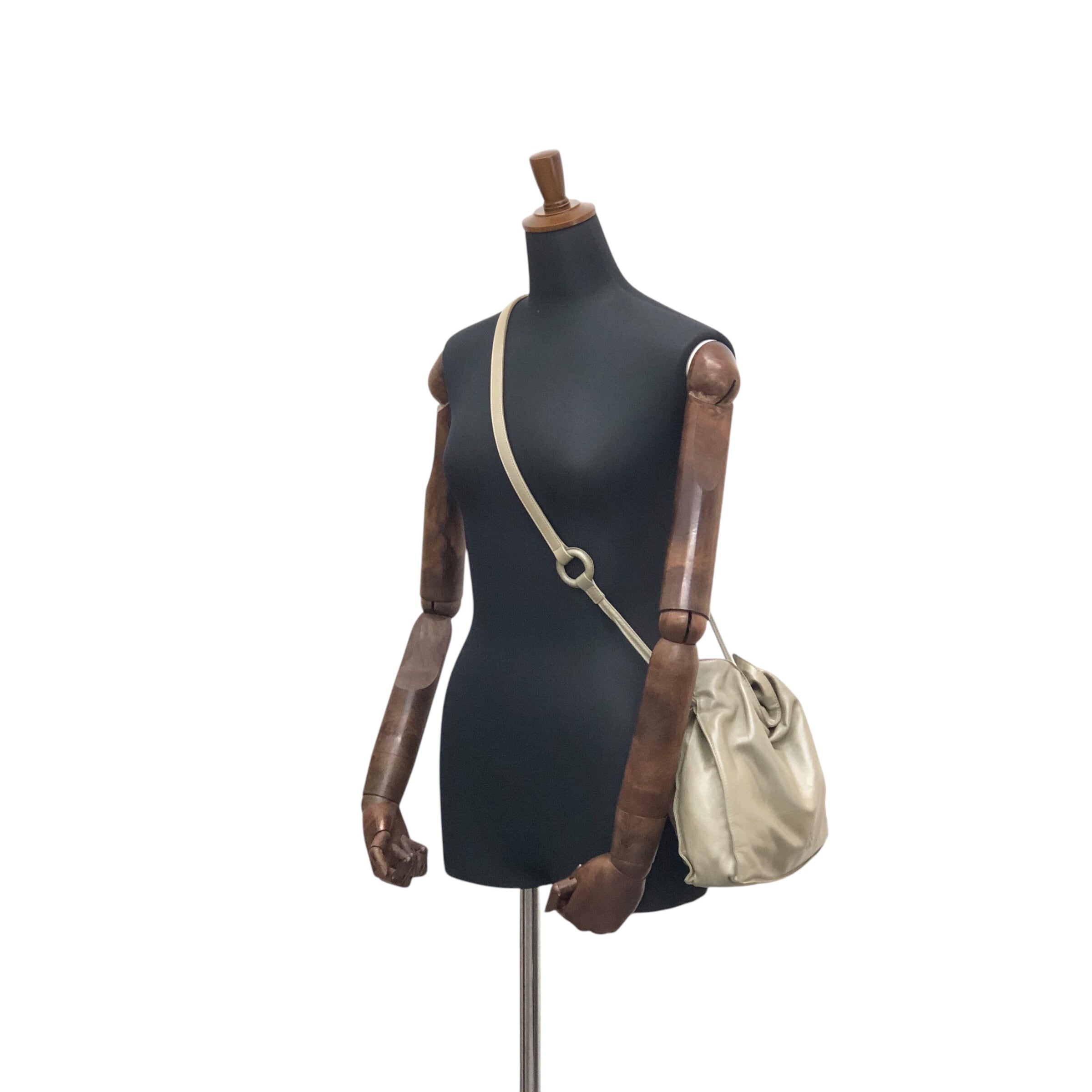 LOEWE ロエベ ショルダーバッグ メタリックグリーン アナグラム ナッパ