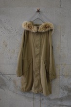 Slim-fit parka with large fur trim