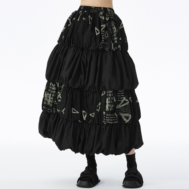 ダークモード 個性派プリント ケーキスカート   R30024