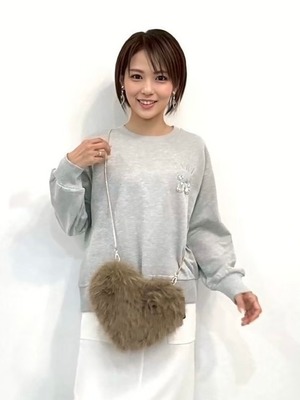 ビジュー刺繍スウェット