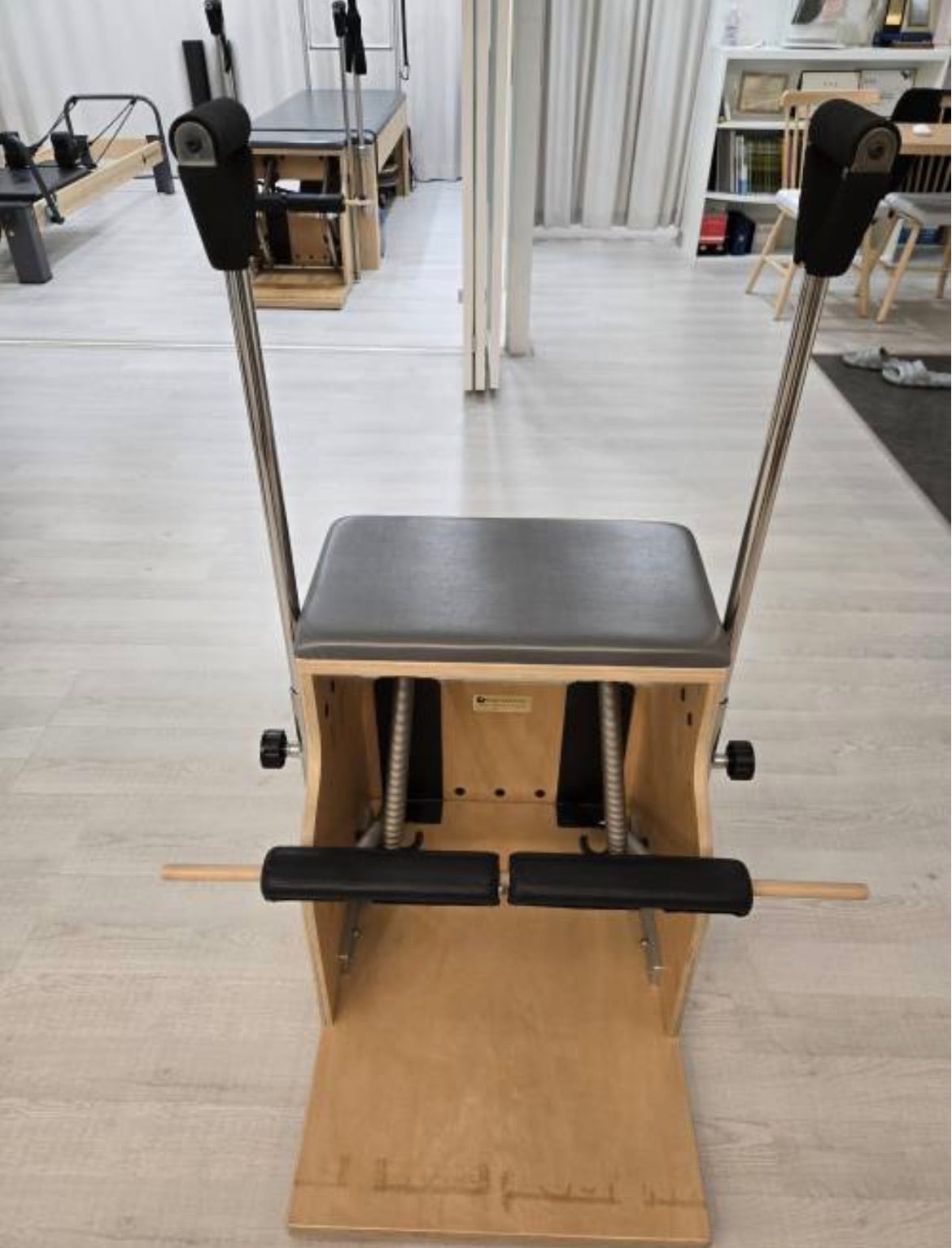 ピラティスチェア（USED） COREVAULT ピラティスマシン中古販売