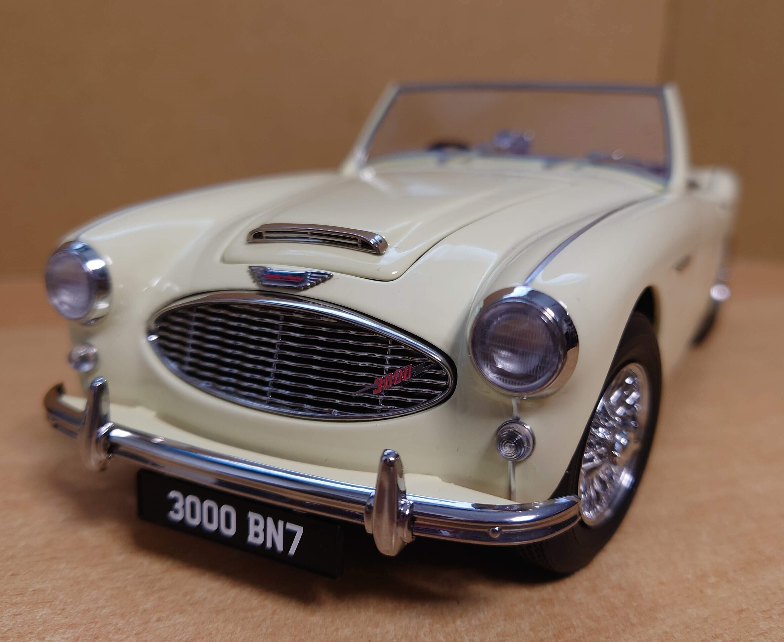 1/18 オースチンヒーレー3000 イングリッシュホワイト Austin 1/18 オースチンヒーレー3000 イングリッシュホワイト Austin