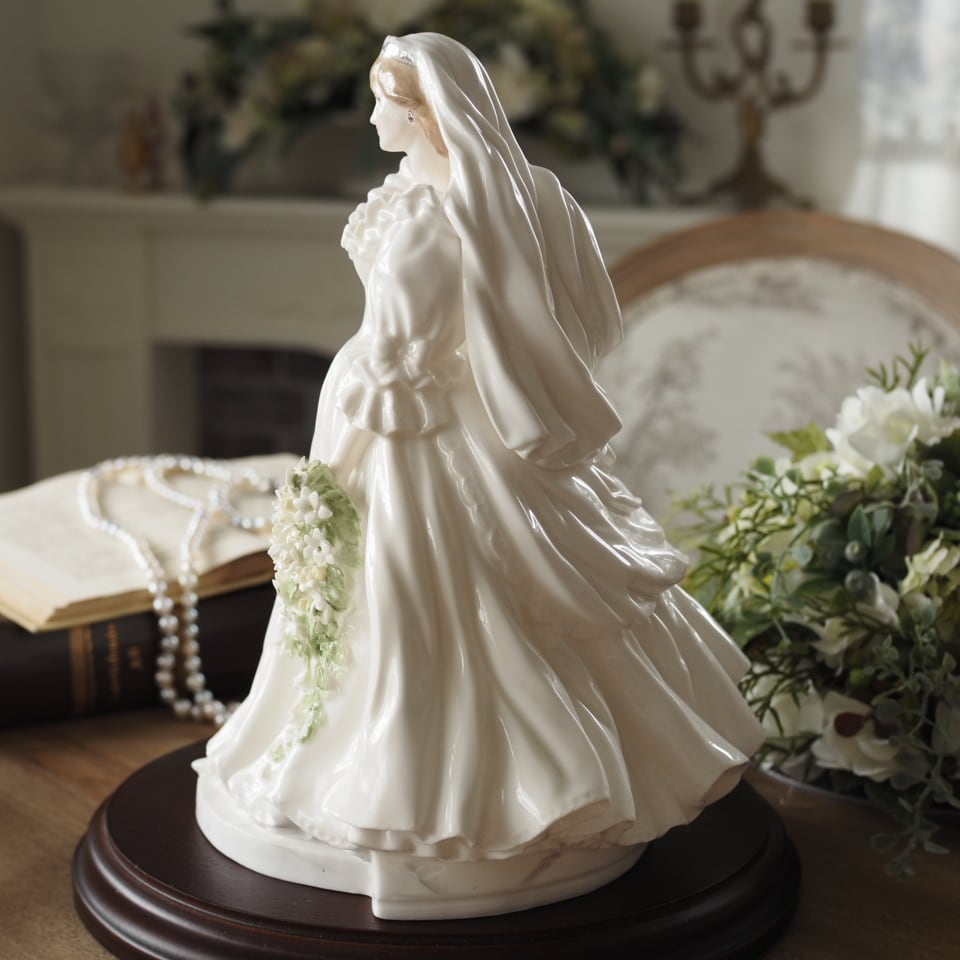 コールポートフィギュリン【ダイアナ】 希少 英国コールポートフィギュリンA ダイアナ・シグネチャーモデル