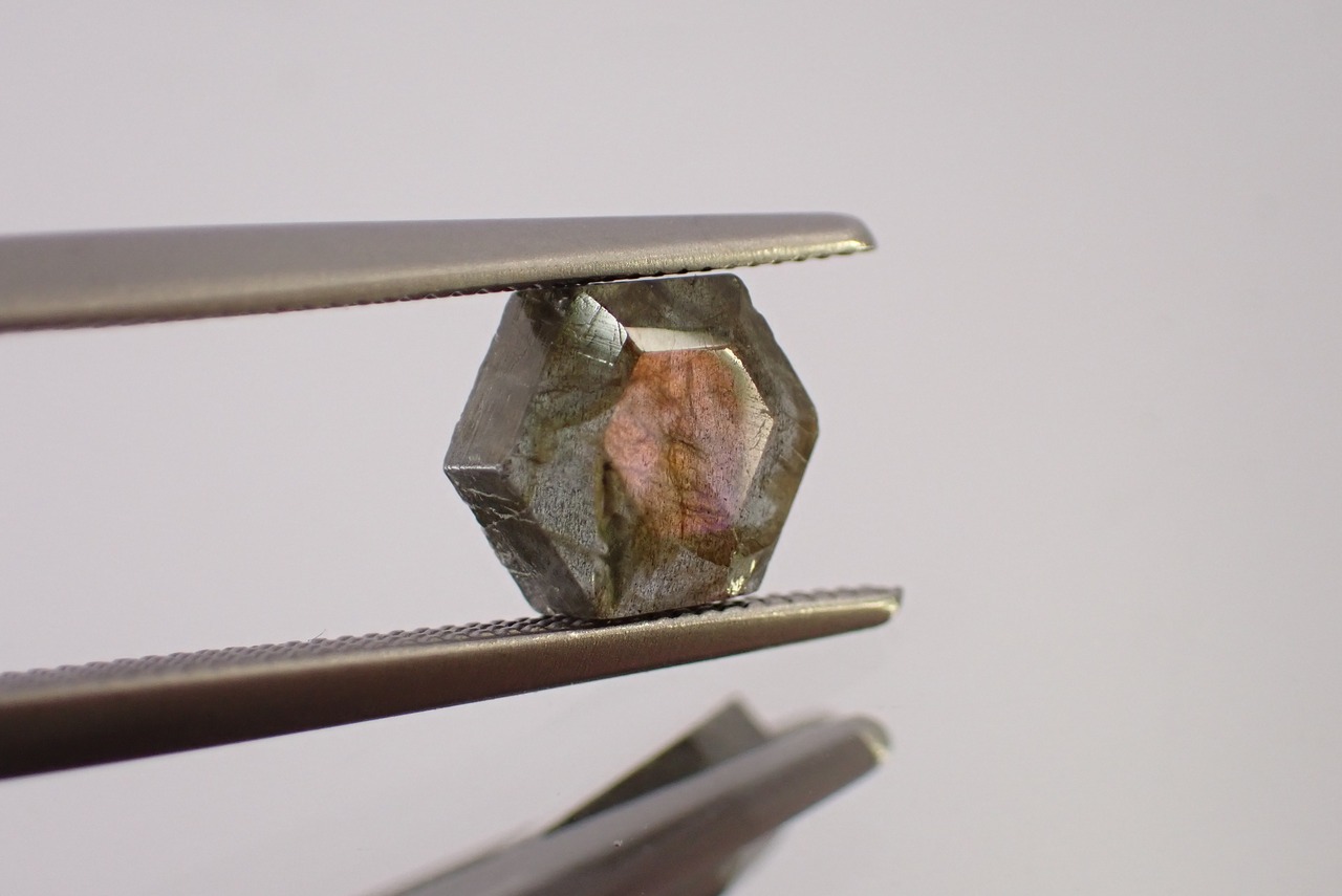 マダガスカル産ラブラドライト　1.26ct　 [D9-87]