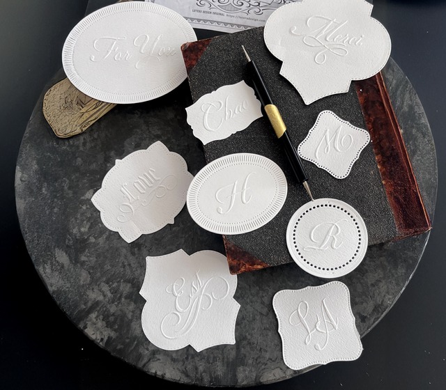 エンボステンプレート // ゴシック＆カッパープレート（なぞるだけで文字が浮き上がる新ツール）