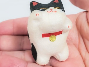 ほっこり可愛いちぎり和紙の招き猫(ミニ・黒ぶち)