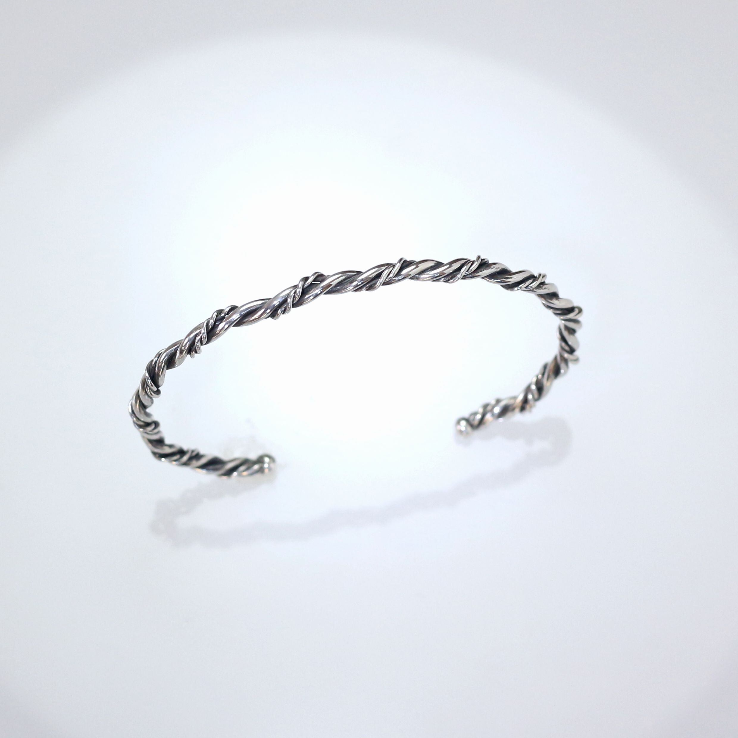 シルバー925 三つ編みバングル | Atelier Ozaki