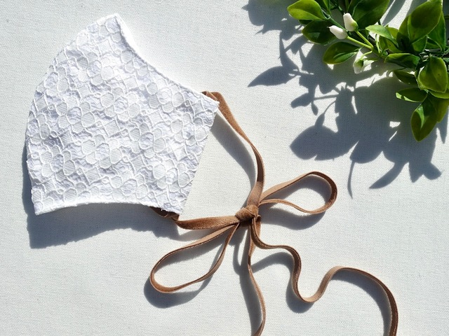 刺繍 リボンマスク（カラー：ブラウン）