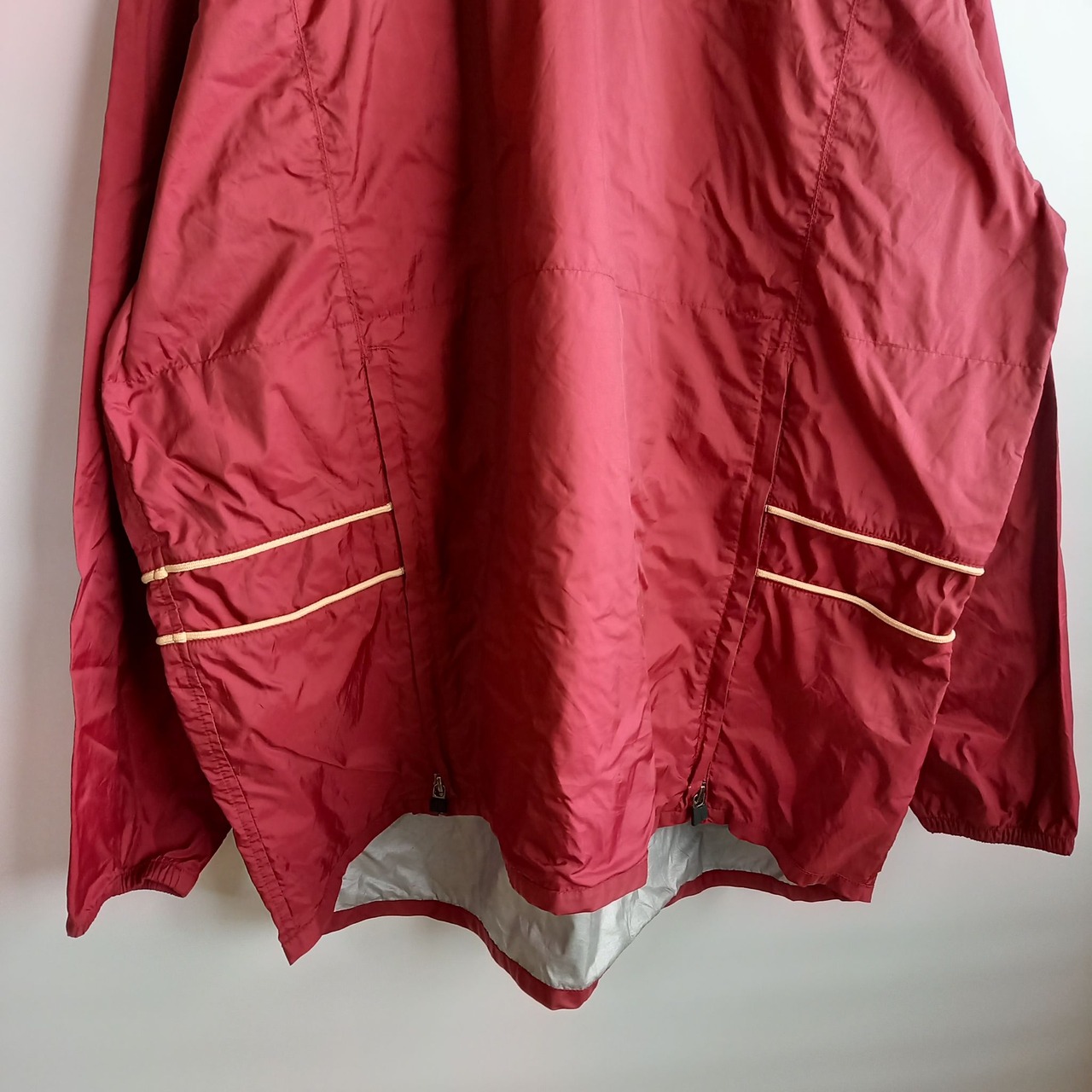 ナイキ　ナイロンプルオーバー　レッド　刺繍センターロゴ　オーバーサイズ　XL