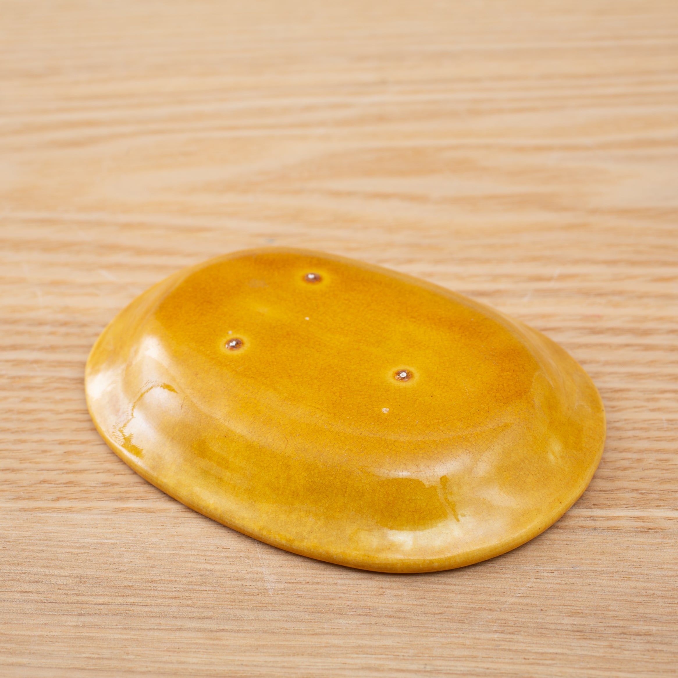 珉平焼 黄釉 濃い黄色 小判形 龍文様 小皿 醤油皿 豆皿 カラフル 料理