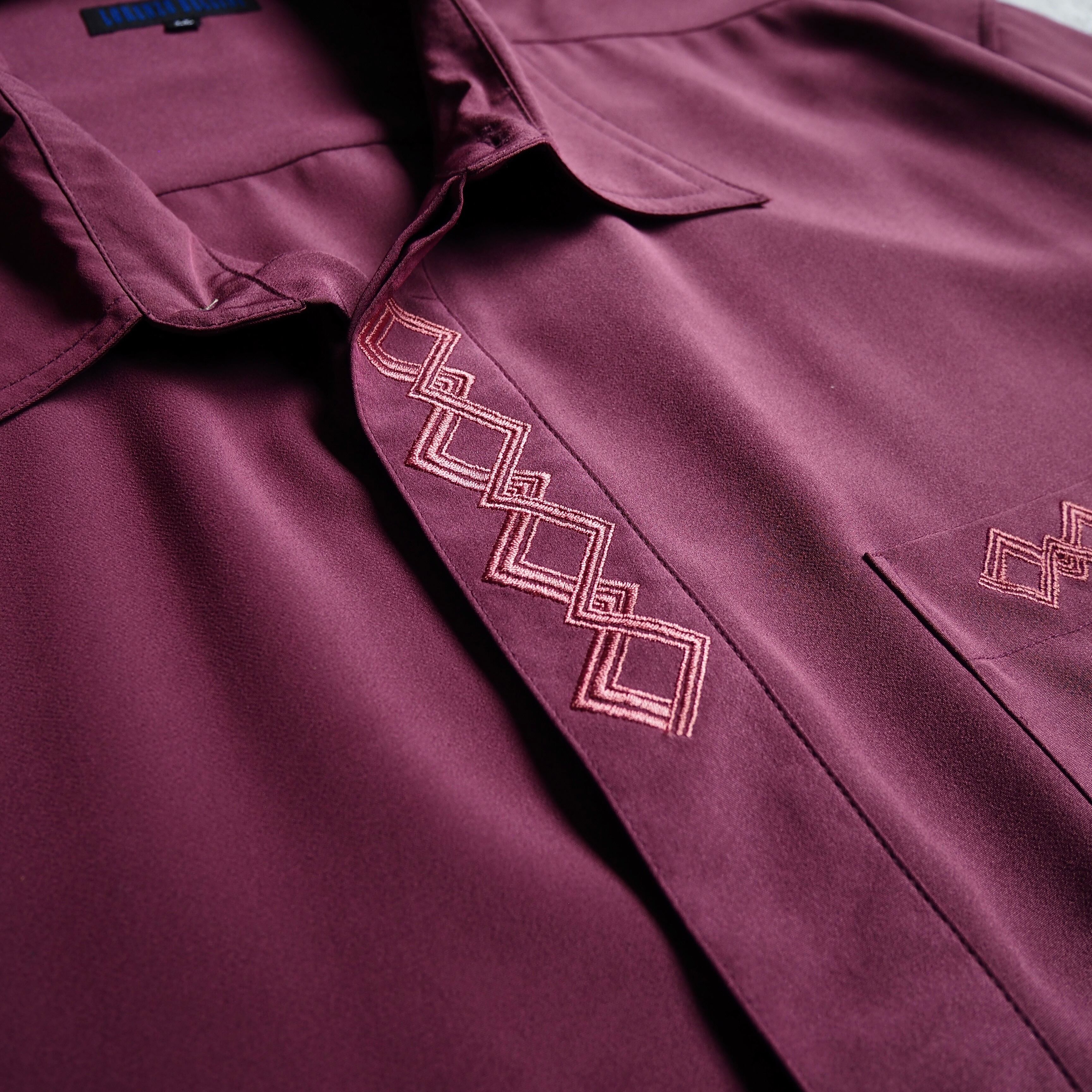 1990s Dark Bordeaux × Tribal embroidery Over silhouette vintage shirt