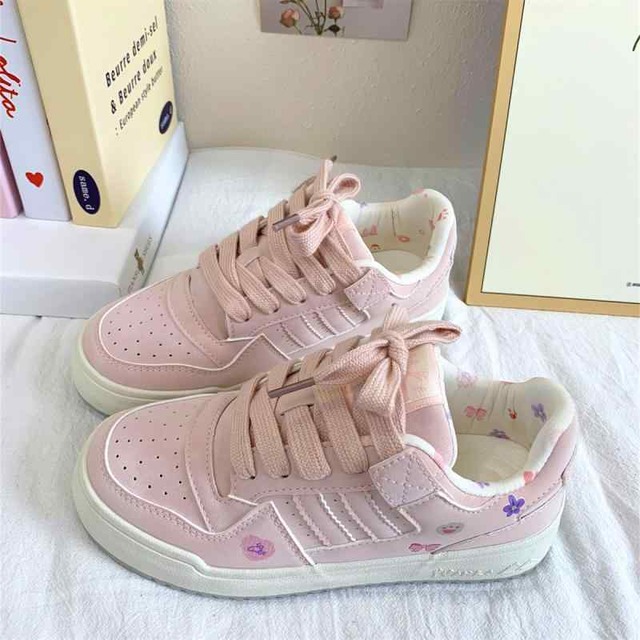 スニーカー 花柄 黄色 イエロー ピンク 可愛い 春スニーカー ぽってり 丸み フラット 運動靴 厚底スニーカー レディース 韓国系 幼い キュート かわいい レトロ フラワー リボン キャラクター ポップ 元気 量産系 女子 オルチャン 春カラー 淡色