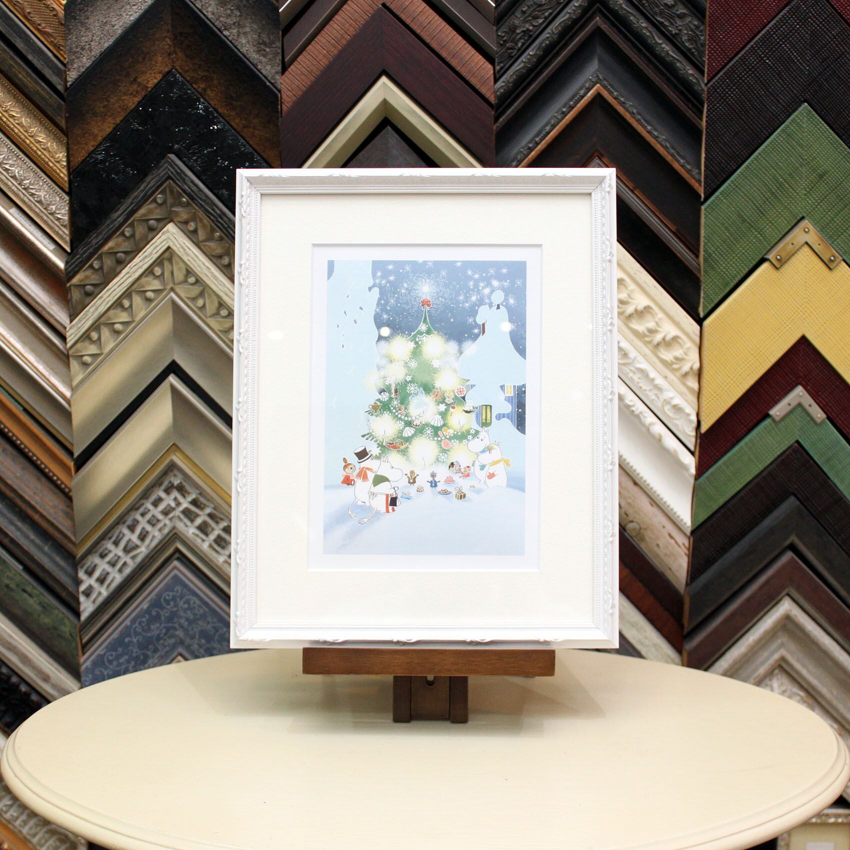 ムーミン 北欧 Postery「ムーミン谷のクリスマス」送料無料 フレーム 展示用フック付アートポスター 絵画 インテリア アート