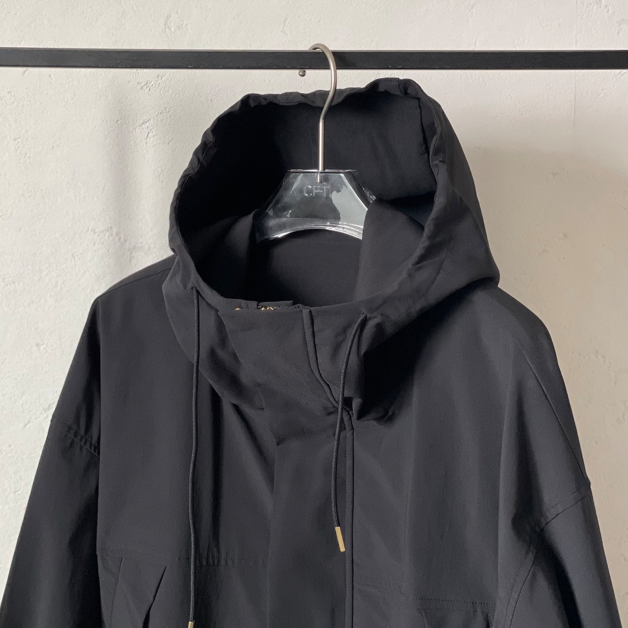 【受注予約：9月下旬入荷予定】裾ドロストマウンテンPK/ブラック