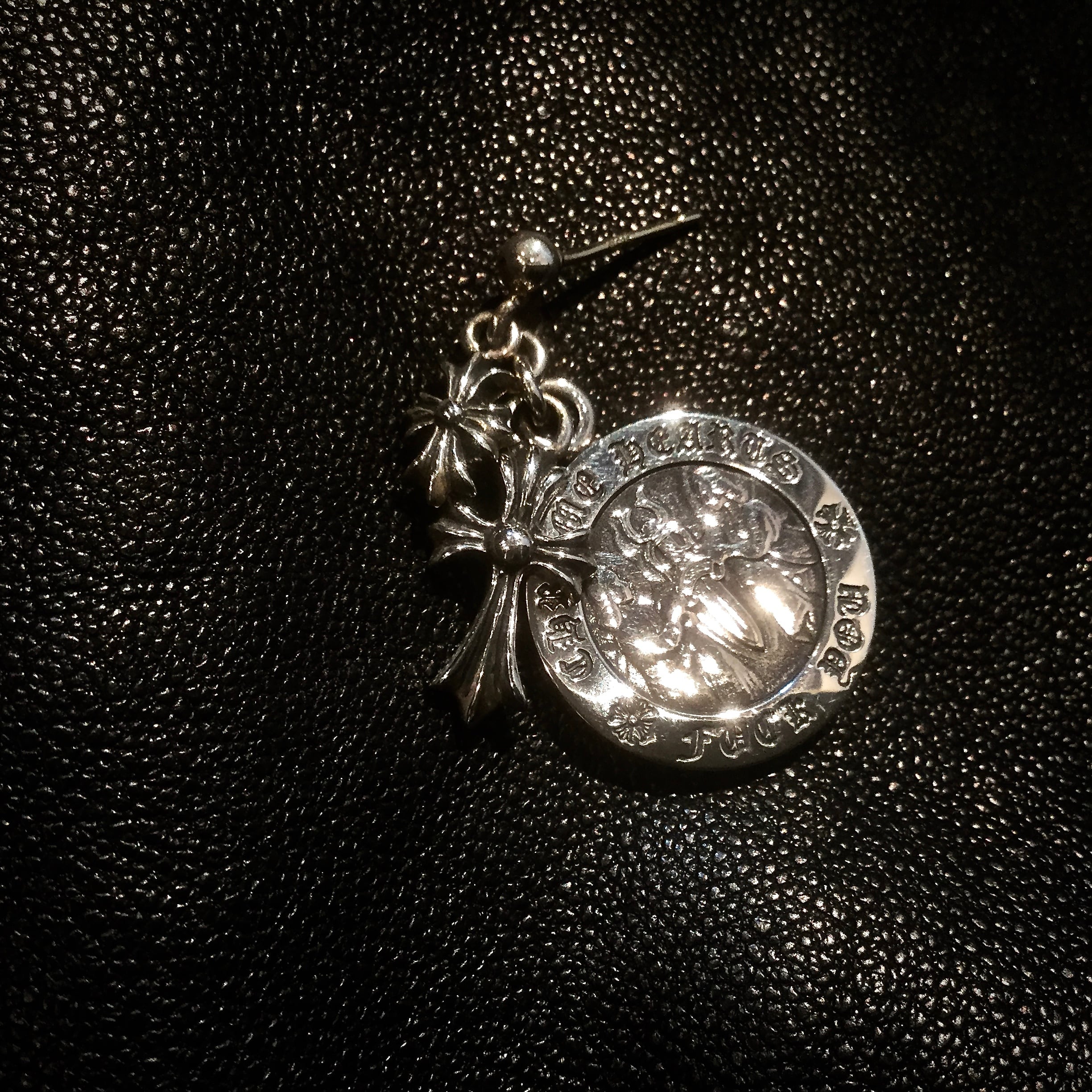 CHROME HEARTS クロムハーツ エンジェルメダル ベビーファットクロス タイニーECHクロス シルバーピアス |  FirstOrderJewelry ファーストオーダージュエリー代官山 SilverJewelry leather powered by BASE