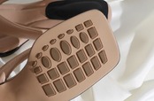 スクエアトゥ レザートングサンダル