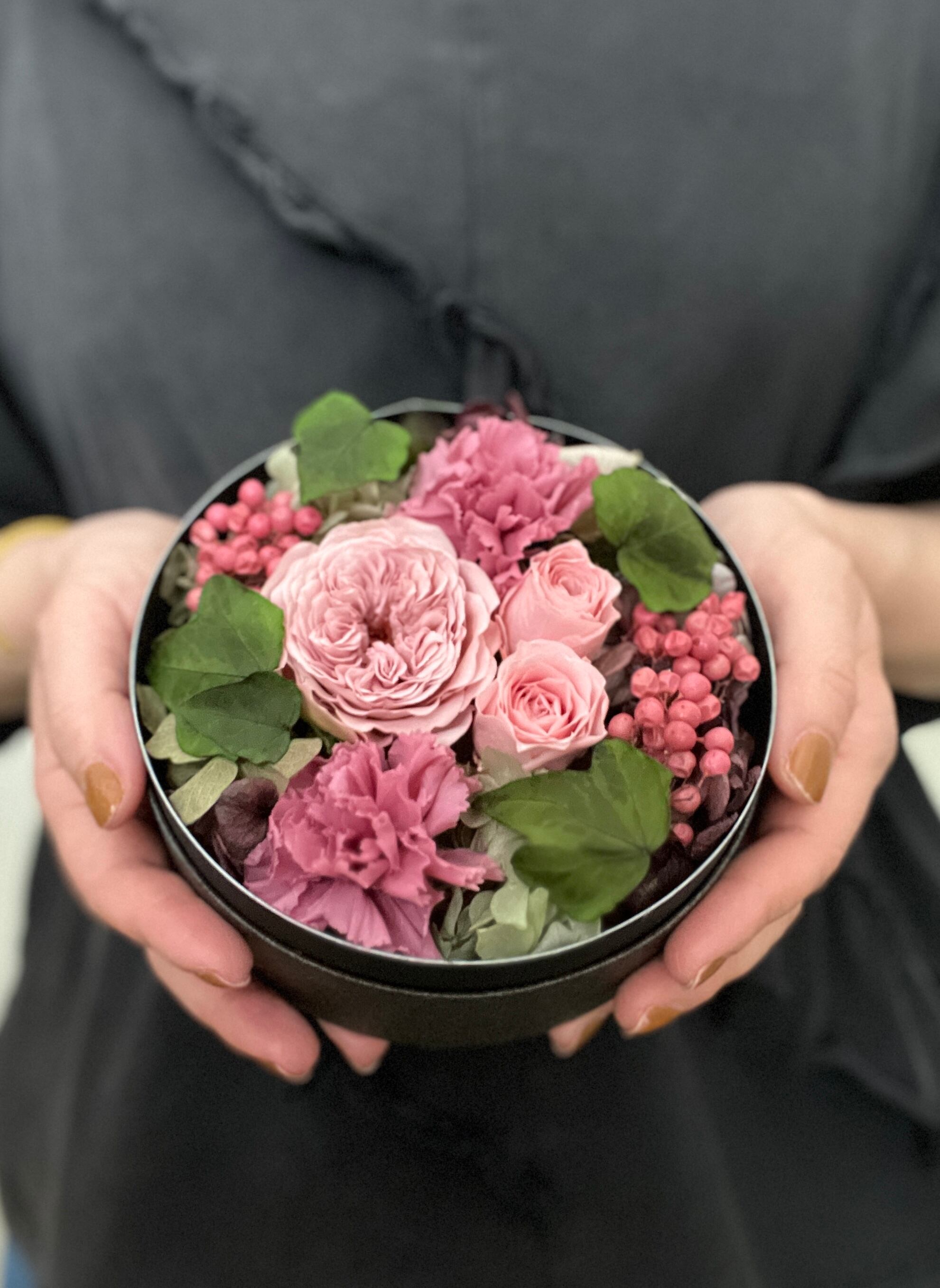 壁に掛けられる- 大人ピンクのボックスフラワー | ciel bleu【シエル