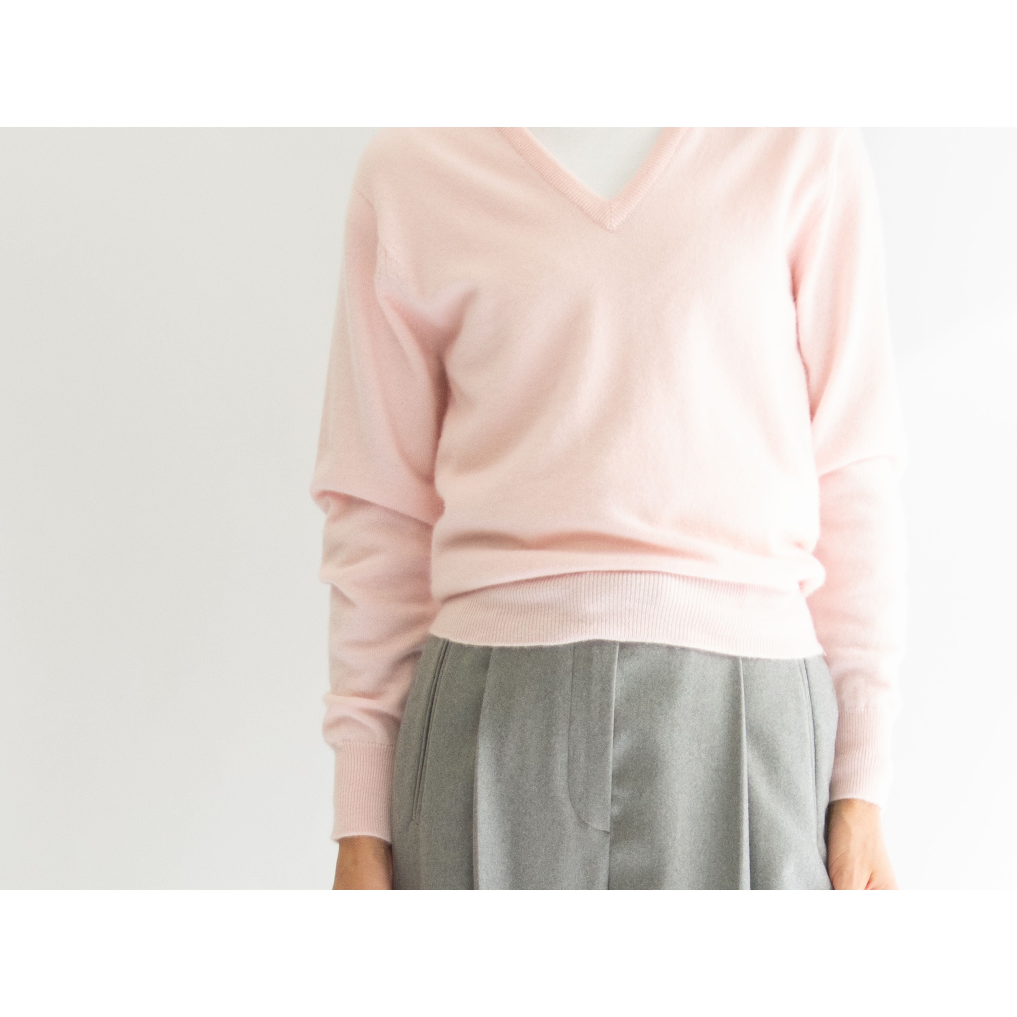 Lyle & Scott】Made in Hawick Scotland 100% Cashmere V-neck Lyle & Scott】Made in Hawick Scotland 100% Cashmere V-neck