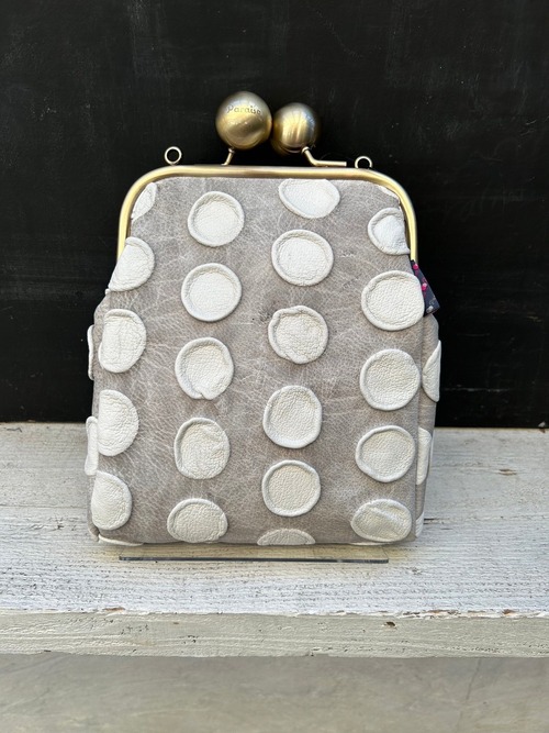 Sスクエアサイズ ピッグレザー ドット 日本 ホワイト