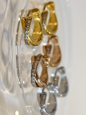 Crossed zirconia pierce