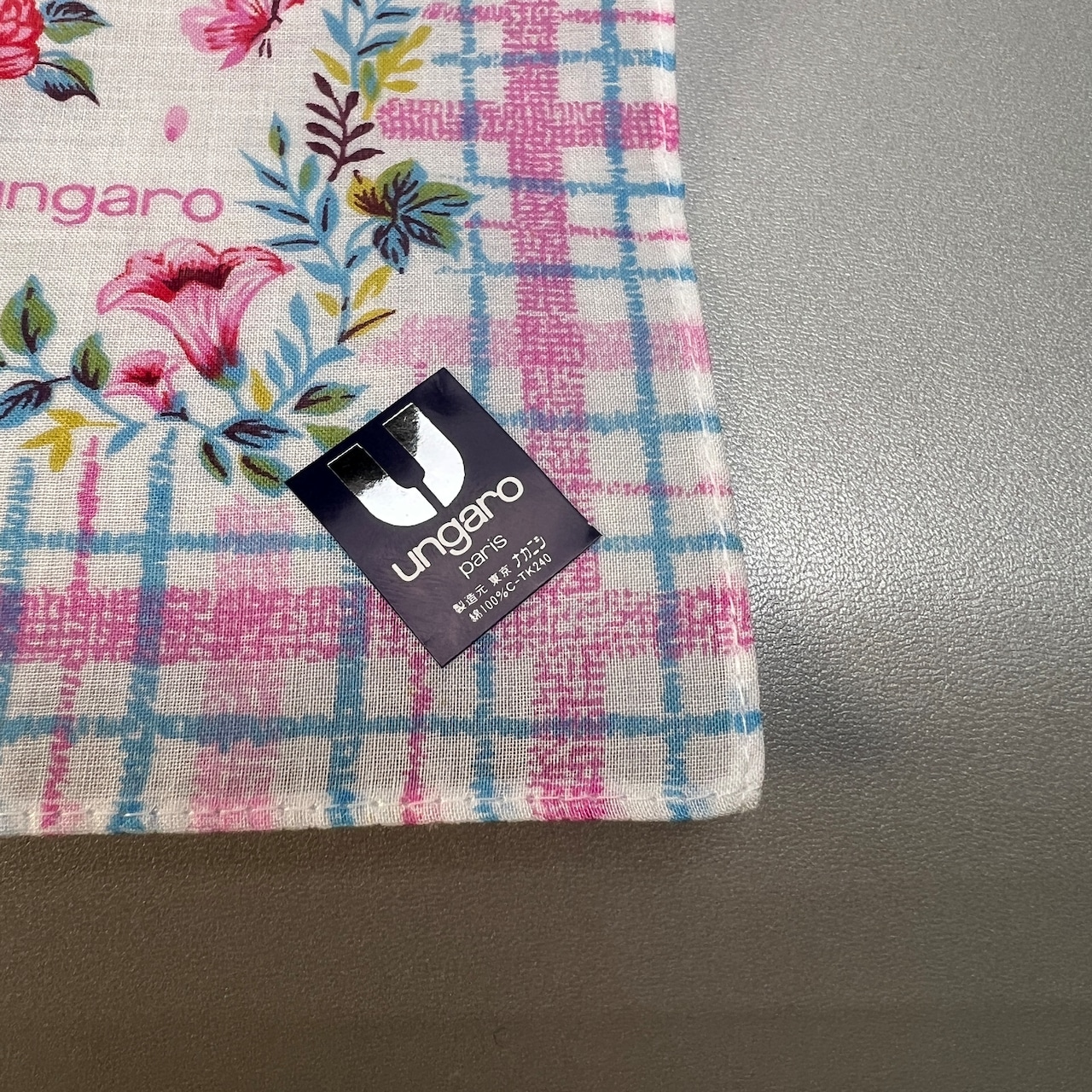ungaro ウンガロ  ハンカチ ホワイト A-10165