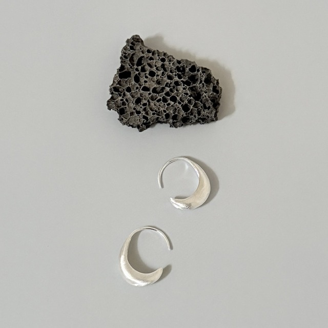 Matte Curved Hoop Pierce