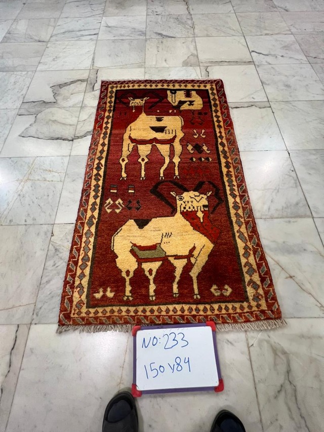 絨毯クエスト76【No.233】Old Gabbeh　※現在、こちらの商品はイランに置いてあります。ご希望の方は先ずは在庫のご確認をお願いします。