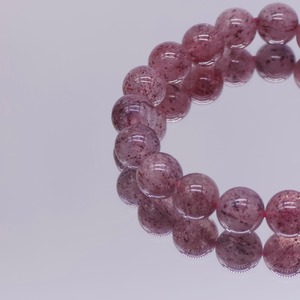 [女性の守り石]ストロベリークォーツブレスレット 10.5mm 手首16cm
