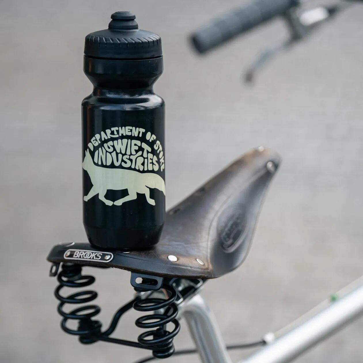 SWIFT INDUSTRIES 【Department of stoke water bottle 】スウィフト