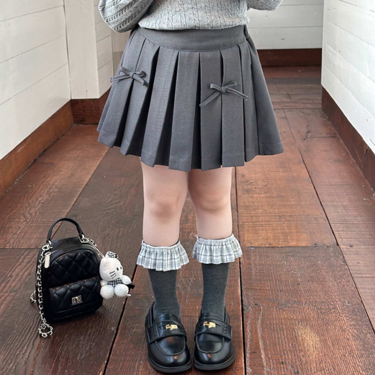 秋リボン付きプリーツスカート