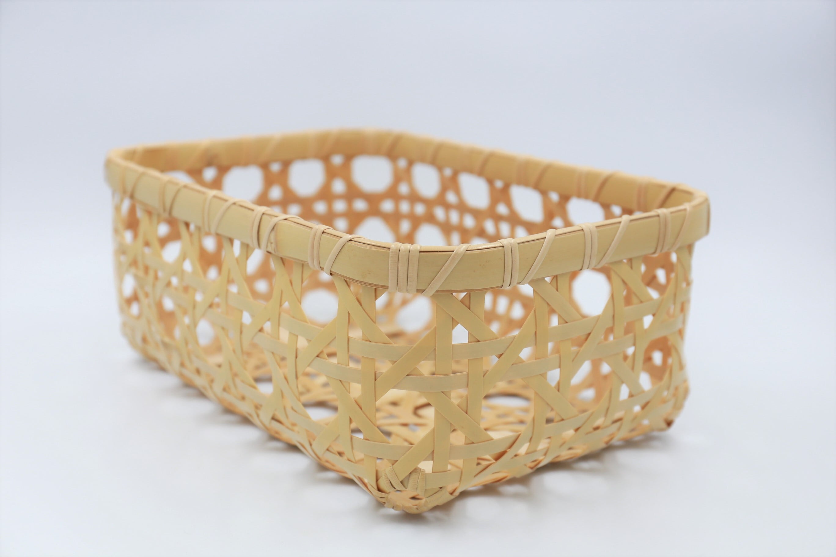 別府竹工芸研究所 八ツ目整理カゴ | SELECT BEPPU