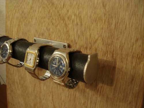 腕時計スタンド ブラック4本掛け丸パイプウォッチ収納壁付きスタンド