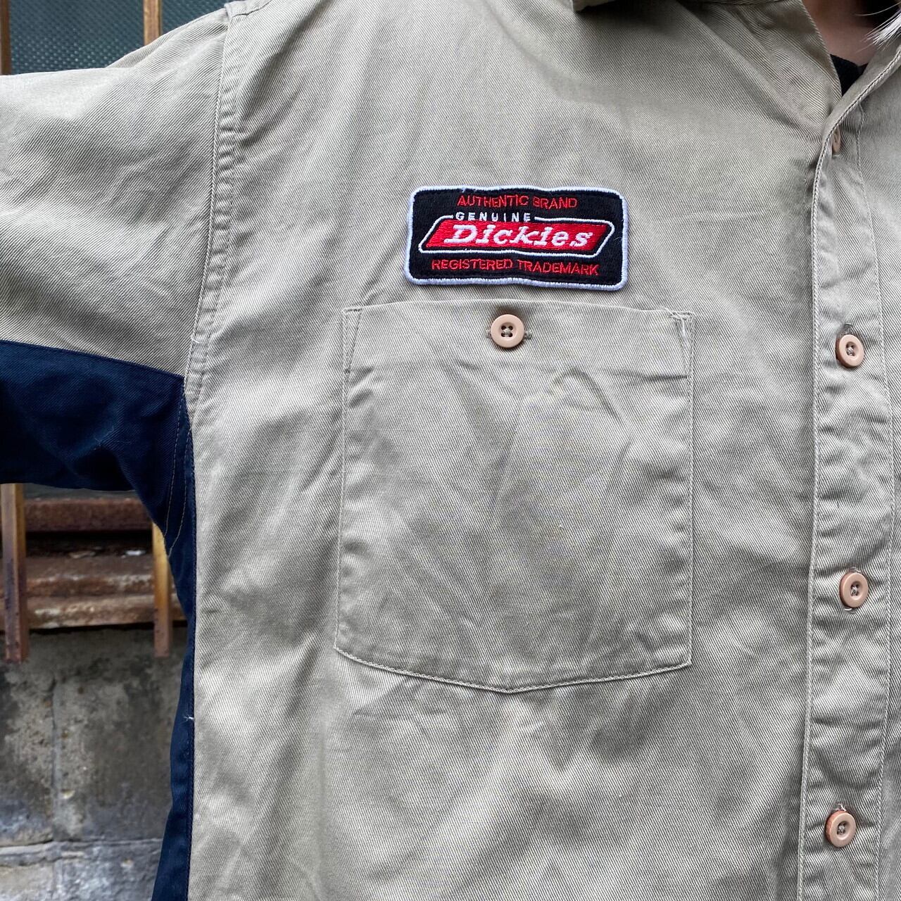 Dickies ディッキーズ ツートンカラー ロゴワッペン 半袖 ワークシャツ メンズL相当 古着 ネイビー ベージュ 紺色  【半袖シャツ】【SS2207-50】 | cave 古着屋【公式】古着通販サイト