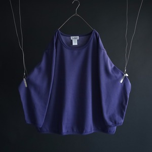 over & wide silhouette eggplant dark blue color sweat pullover