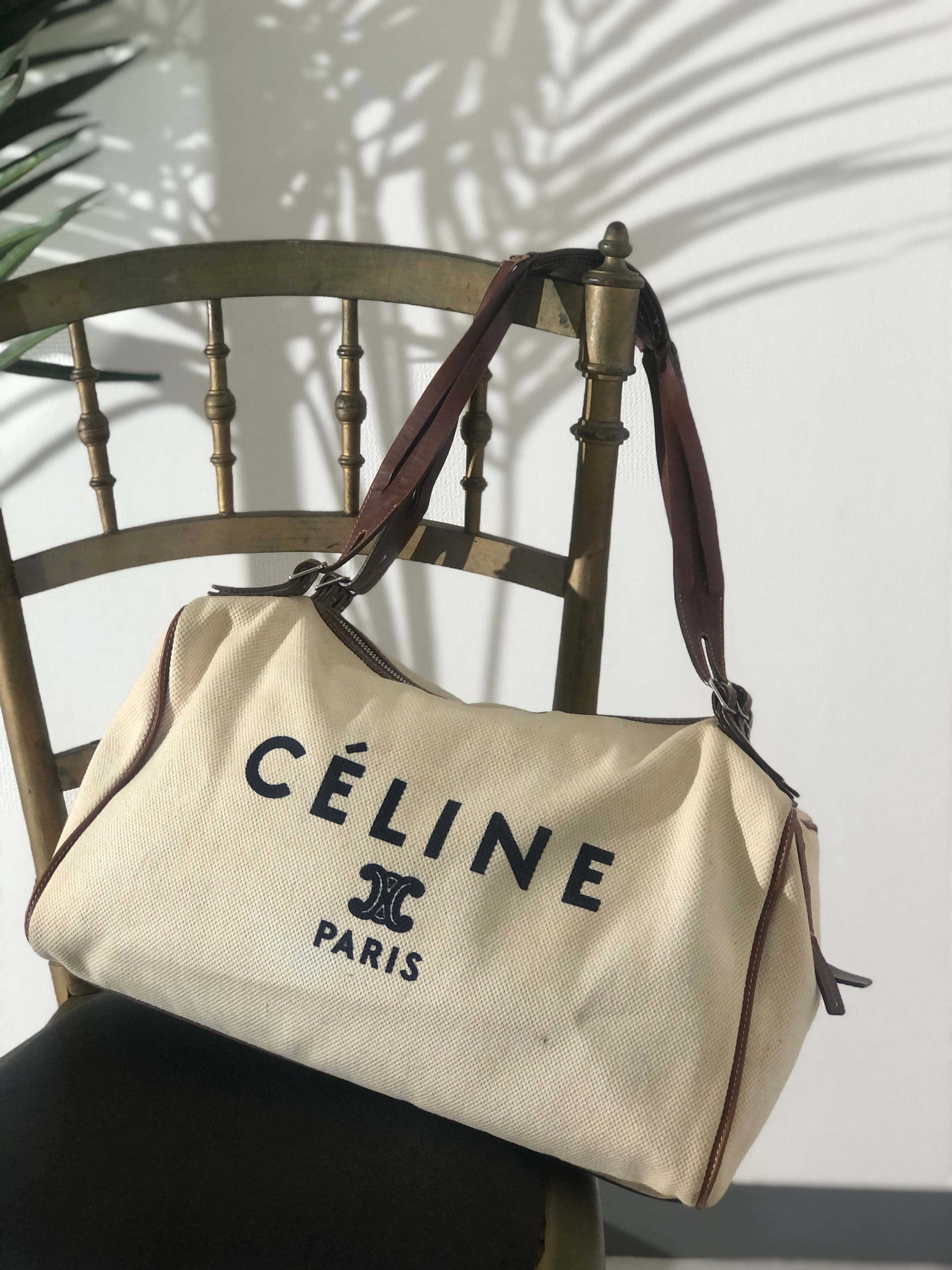 CELINEのレザーバック　ホワイト　傷みあり