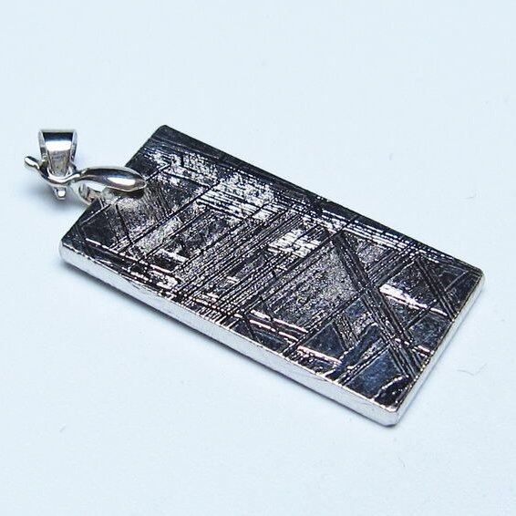 ギベオン ペンダント 隕石 メテオライト 一点物 おまかせ便 112-13441