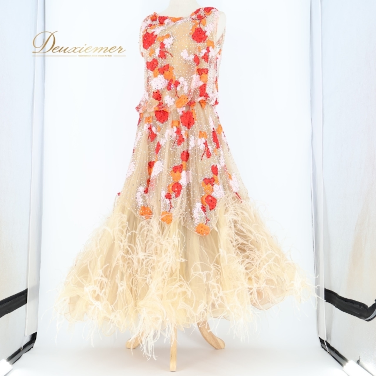 社交ダンス 衣装 ジャンティ gentil Chisaki uga スタンダードドレス ワンピース スタンダード ファー 羽 デモ 競技 ダンス パーティ 発表会 オレンジ レース 宇賀千咲 オレンジ系 ブラウン系 ベージュ系 茶色 ふわふわ おしゃれ デザイン オートクチュール 高品質 上位ブランド レディース 競技用 柔らかい